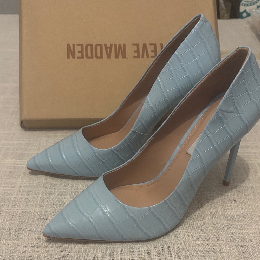 Steve Madden Light Blue Croc-Pattern Heels